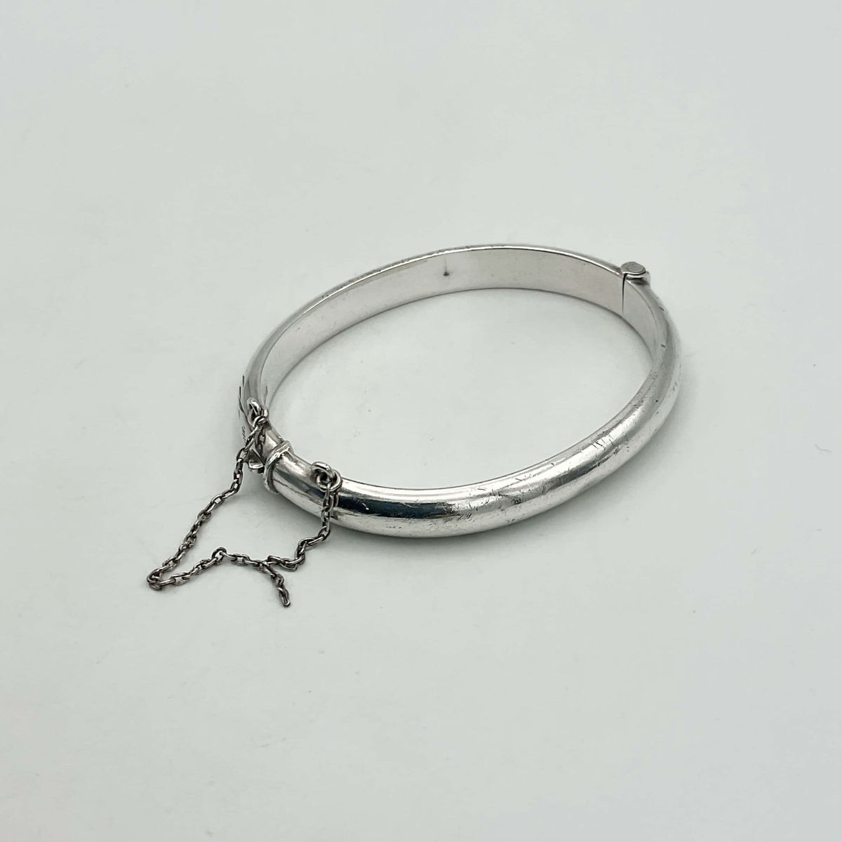 Sterling silver baby or child's bracelet from 1968 by Beeches Vintage, featuring delicate craftsmanship and vintage design.