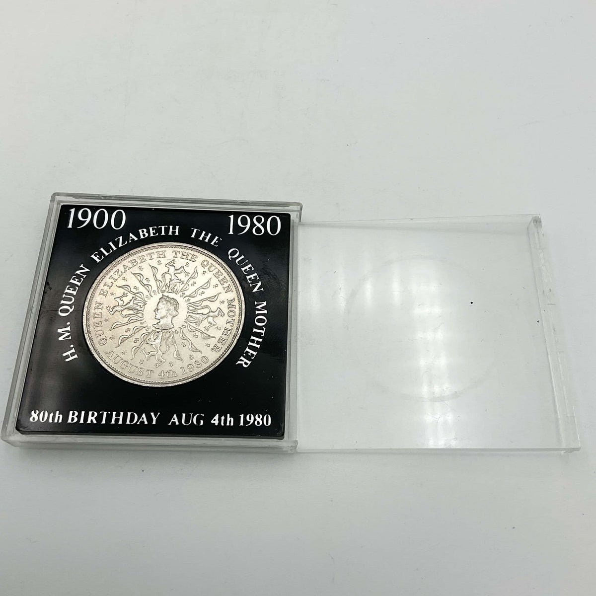 1980 Queen Mothers Birthday Commemorative Coin - Beeches Vintage