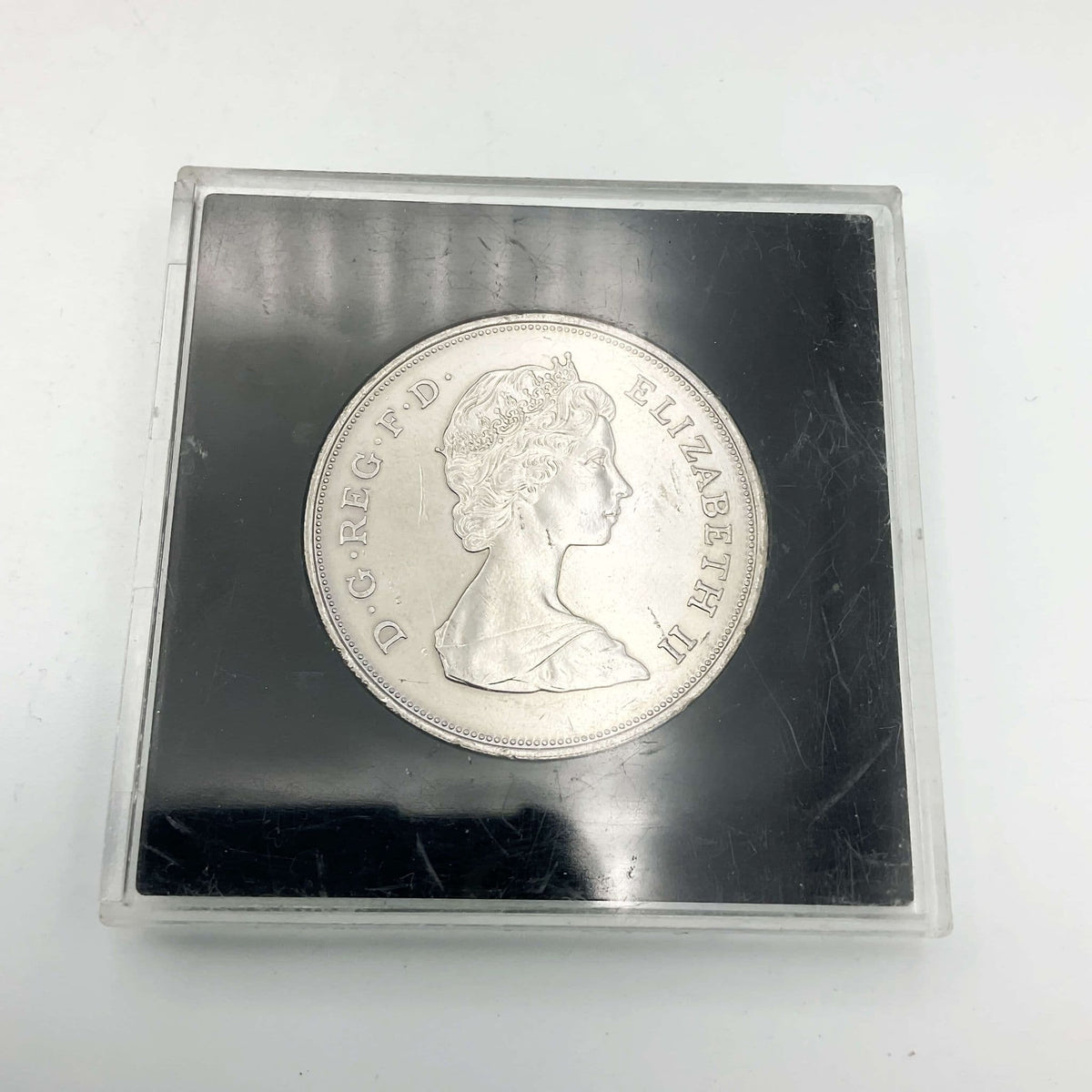 1980 Queen Mothers Birthday Commemorative Coin - Beeches Vintage