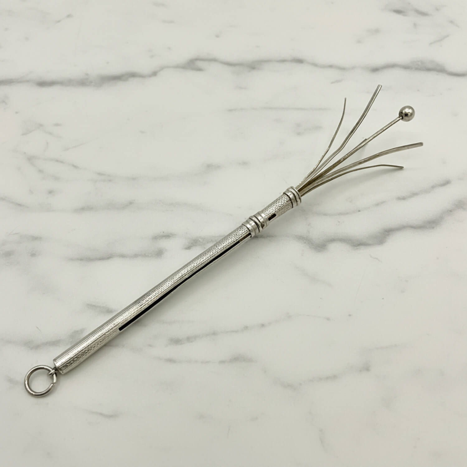 ドイツ製、純銀(925S) スウィズル・スティック : ヴィンテージ Art Deco Sterling Silver Cocktail Whisk/Swizzle Stick | Beeches