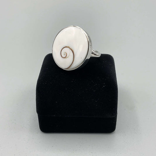 Silver enamel ring with intricate beeches vintage design, showcasing detailed craftsmanship and a polished finish.