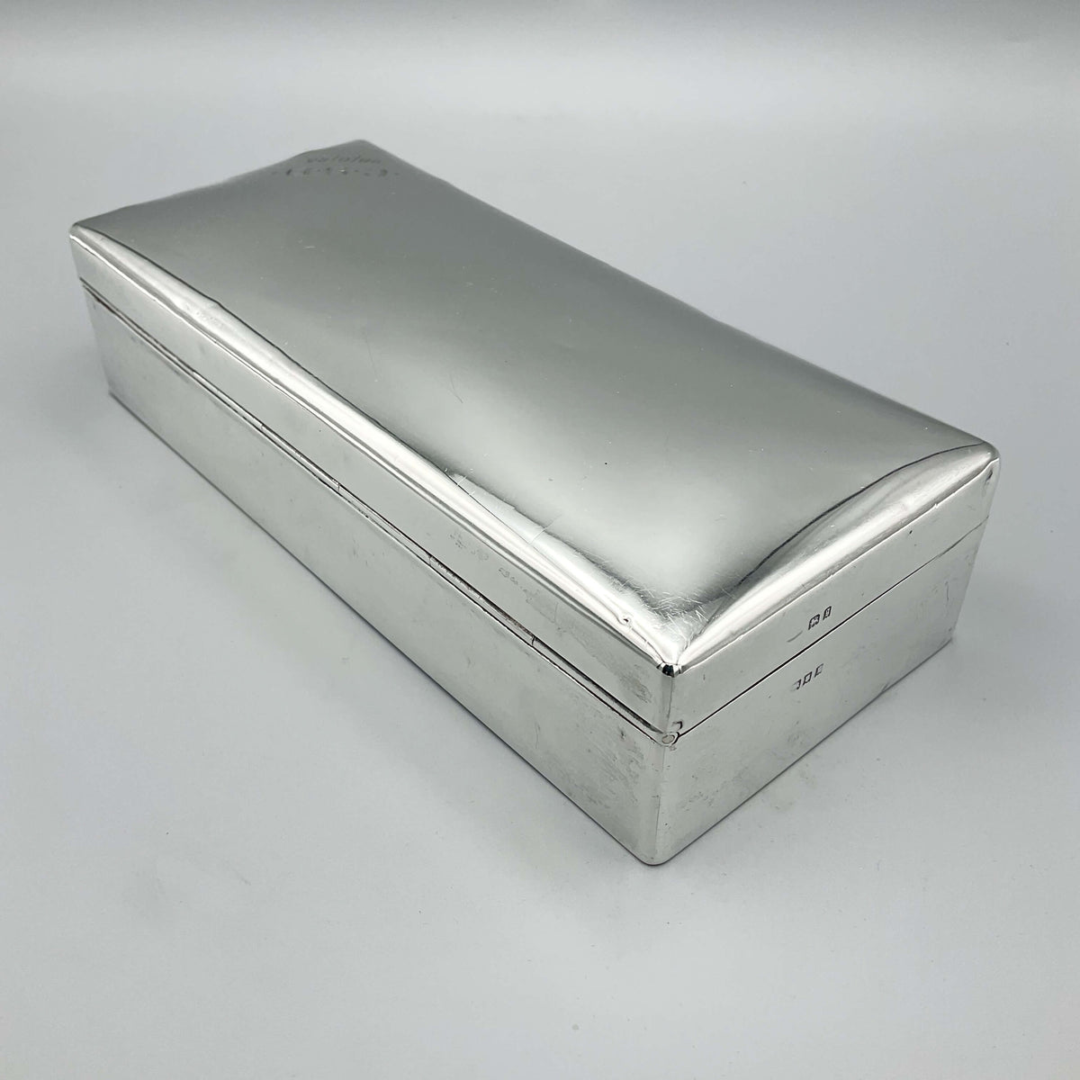 Antique 1922 large sterling silver box by Beeches Vintage with intricate detailing and a polished finish.