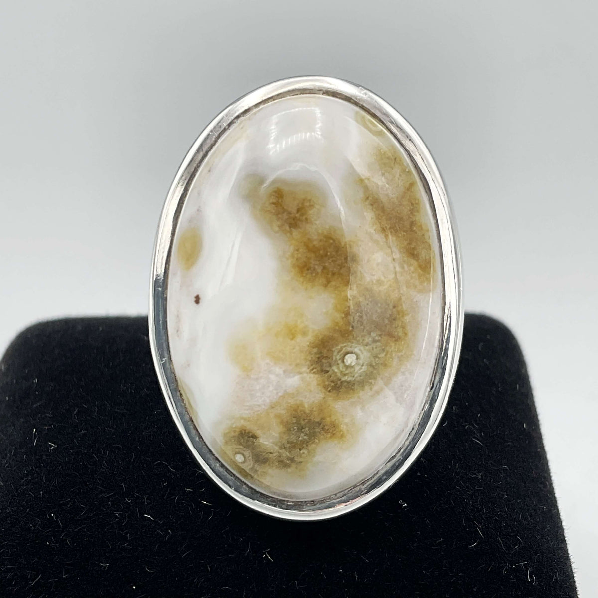 Beeches Vintage moss agate ring showcasing a polished moss agate gemstone set in a vintage-style ring band.