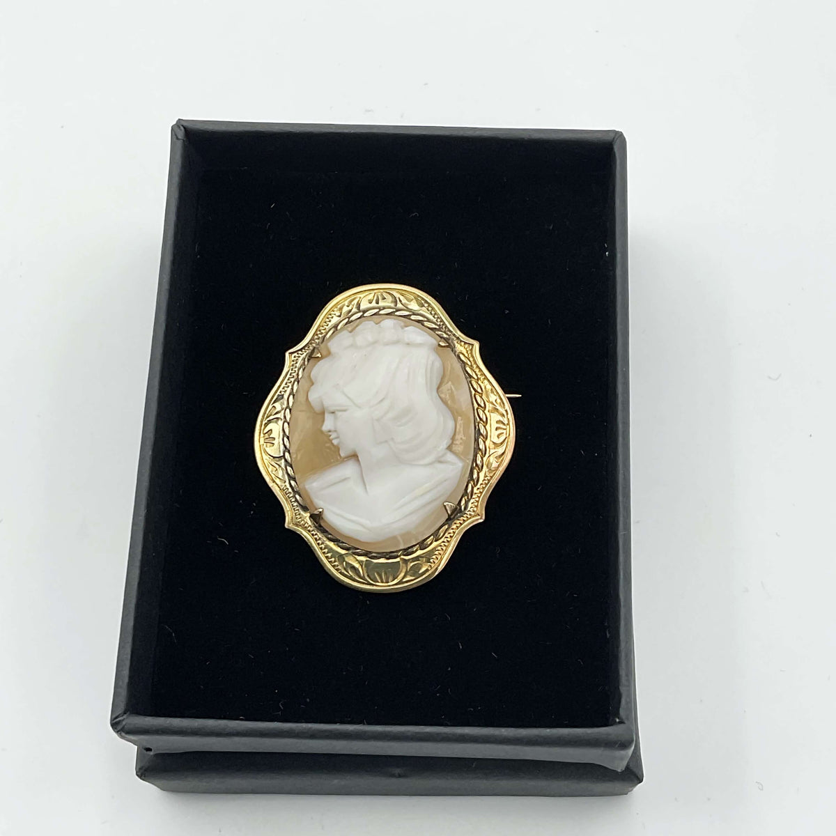 Antique Cameo Brooch - Beeches Vintage