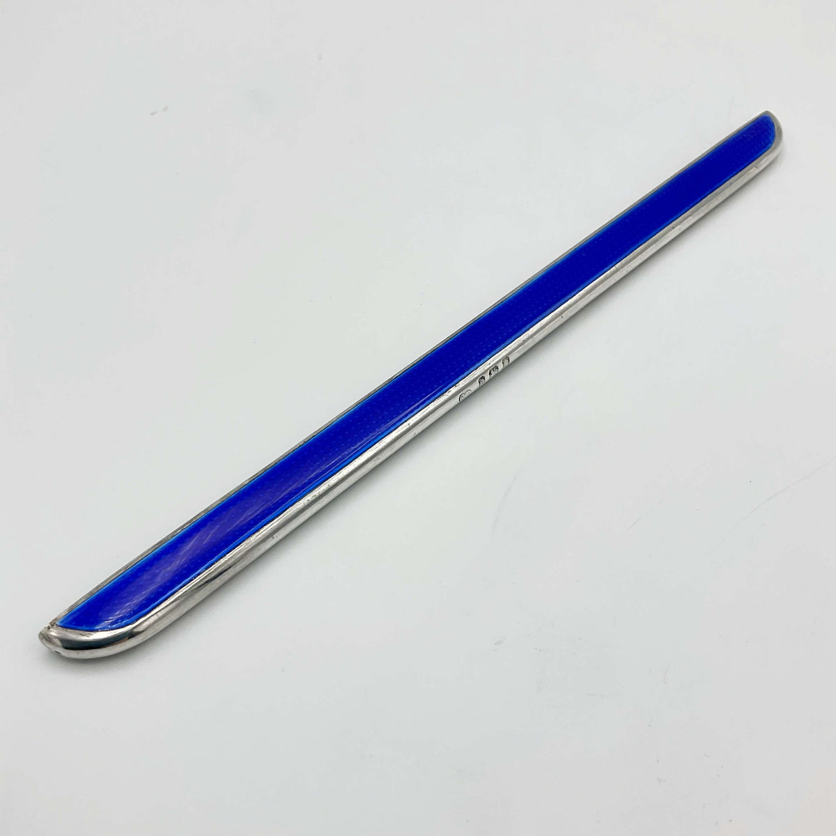 Vintage 1920s Beeches Vintage sterling silver and enamel comb back accessory with intricate detailing.