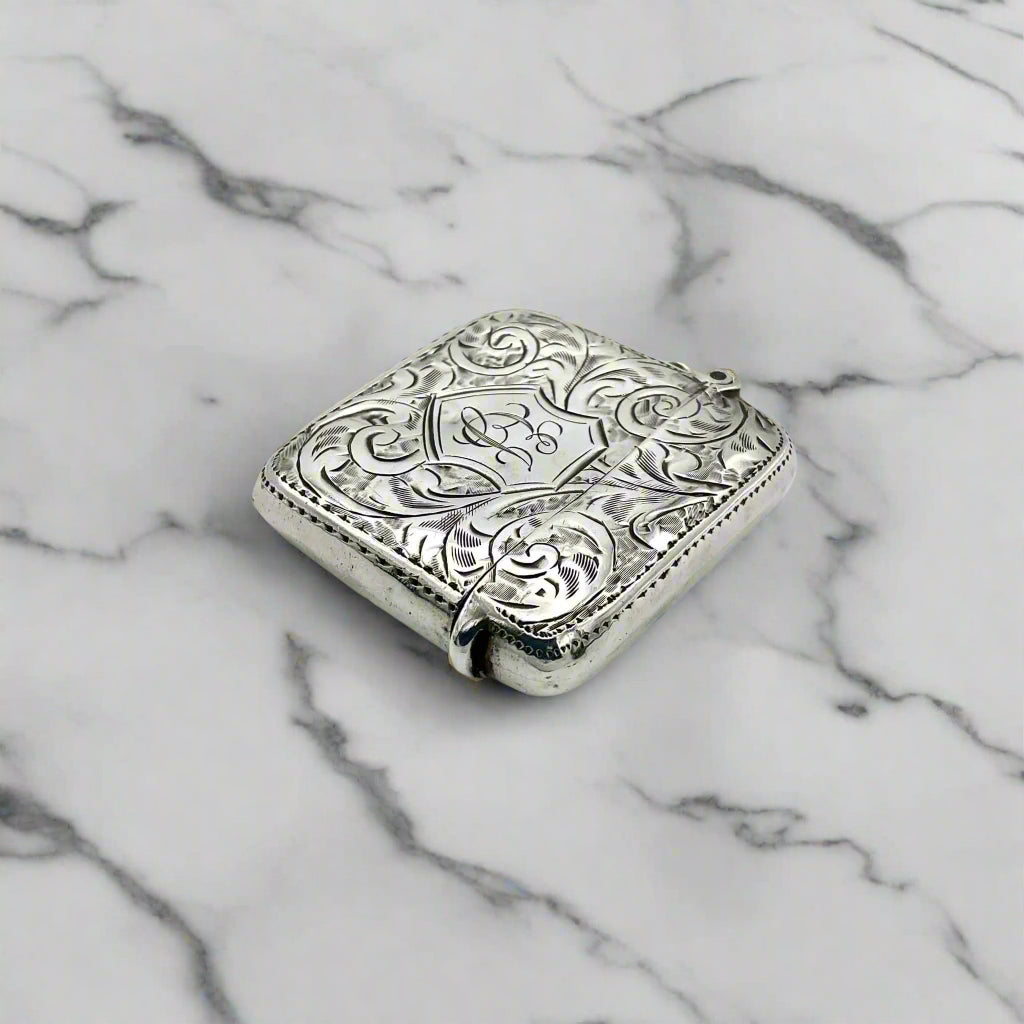 Side view of Vesta on marble worktop