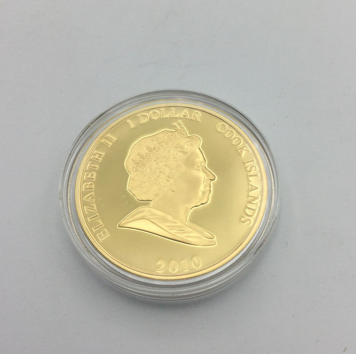 Cook Islands 2010 William and Catherine Dollar Coin - Beeches Vintage