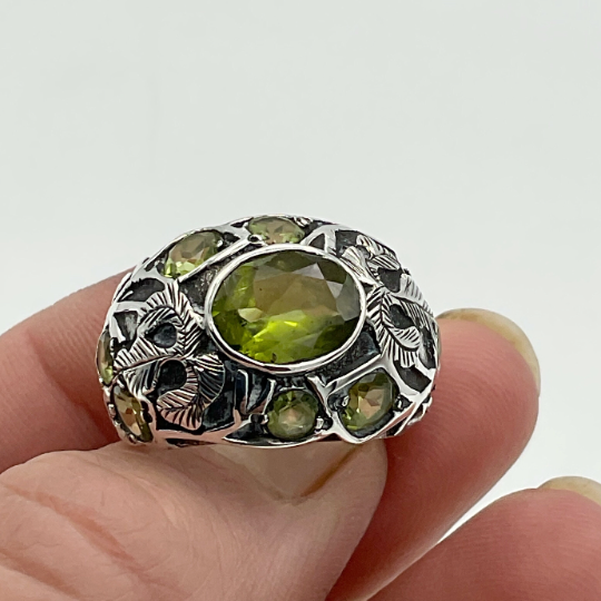 Peridot Green Silver Ring - Beeches Vintage