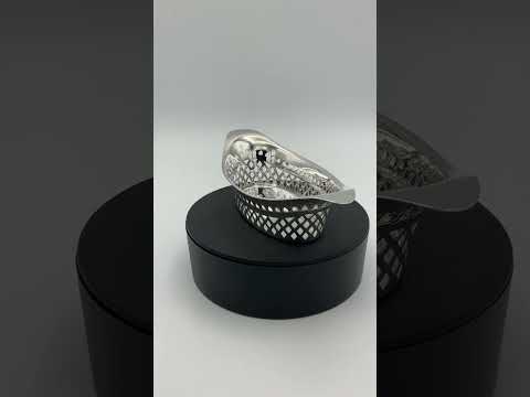 Video short showing all the sides of the beautiful antique silver pierced bowl on a turntable 