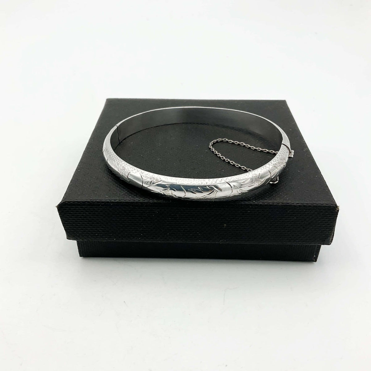 Silver Hinged Bracelet, 1997 Hallmarks - Beeches Vintage