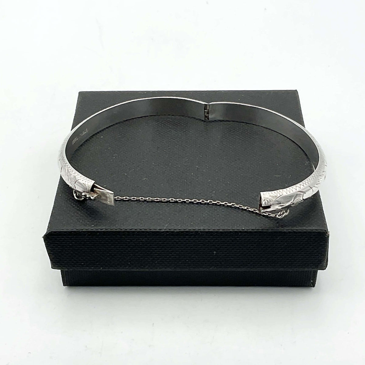 Silver Hinged Bracelet, 1997 Hallmarks - Beeches Vintage
